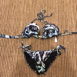 VIX swimsuit size D top size L bottom